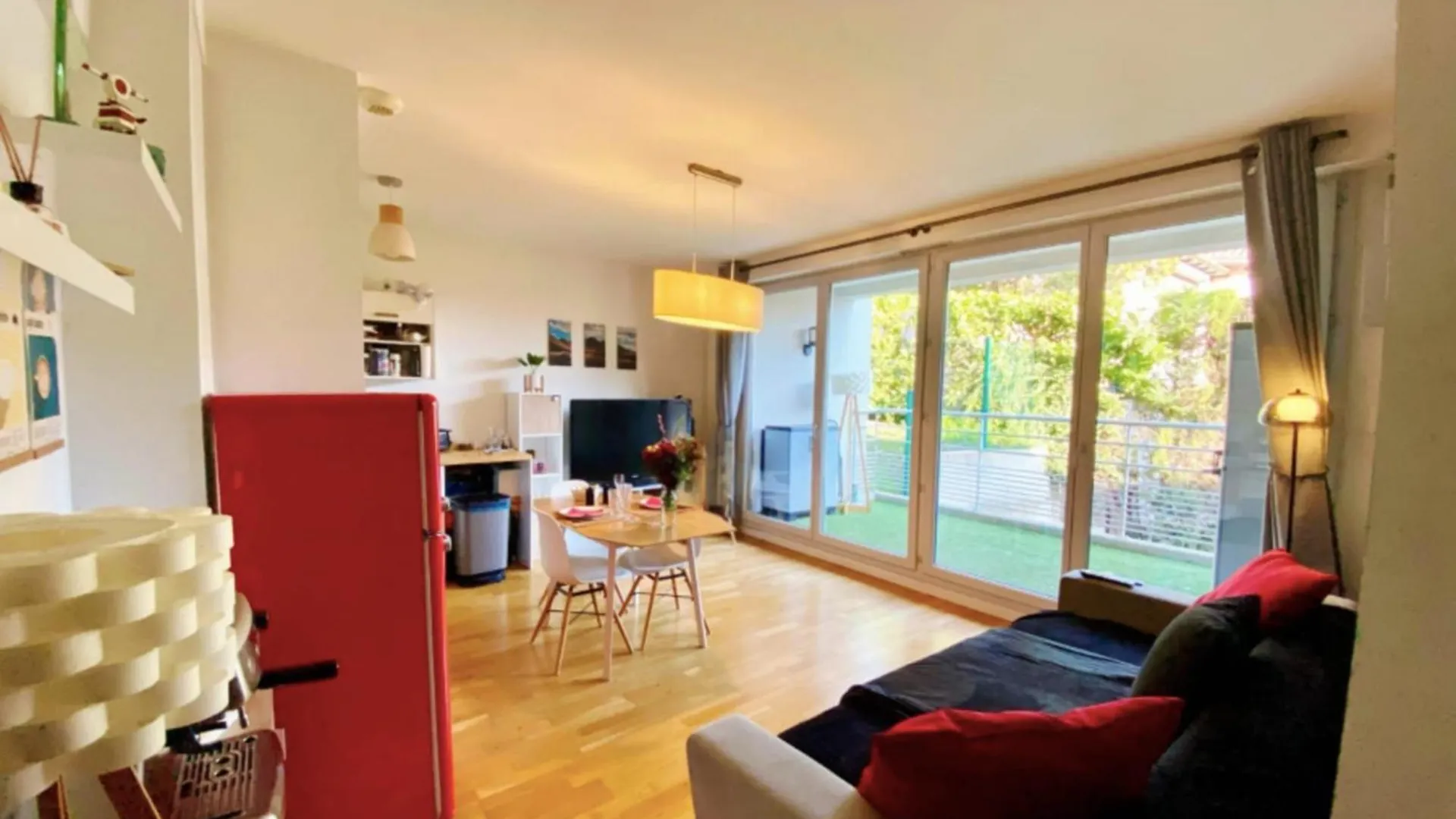 1-Bedroom Apartment Near The City Center contacts